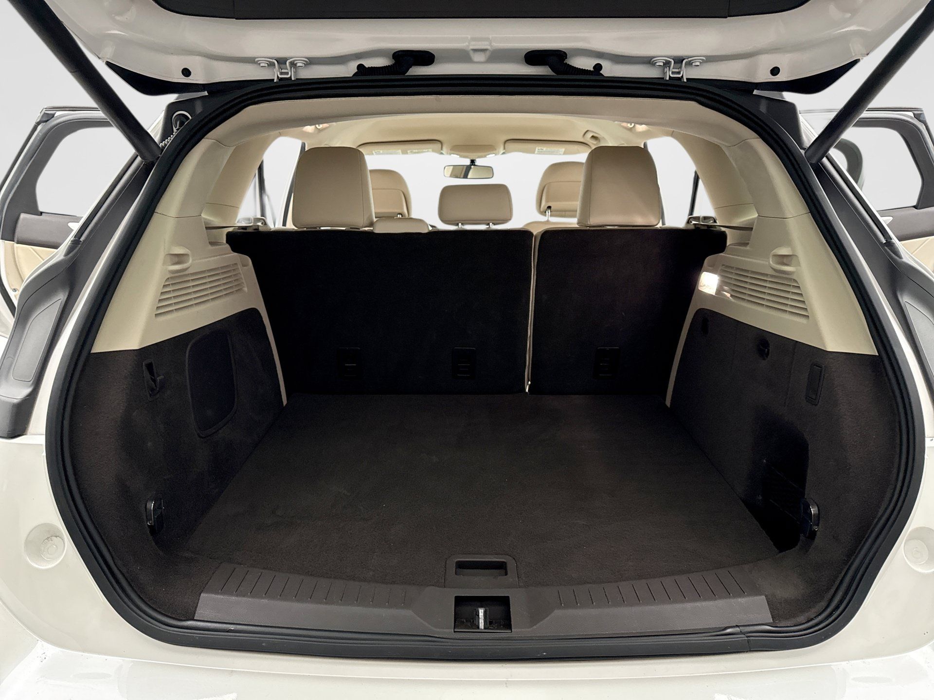 Used 2019 Lincoln MKC Premiere FWD image 17