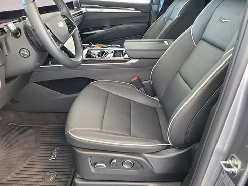 New 2026 Cadillac Escalade Luxury w/ Touring Package AWD/4WD image 17