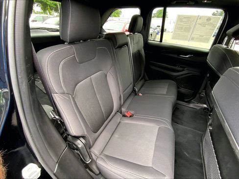 Certified 2024 Jeep Grand Cherokee Laredo X w/ Luxury Tech Group I AWD/4WD image 18