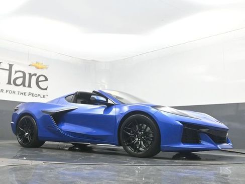 Used 2023 Chevrolet Corvette Z06 RWD image 2