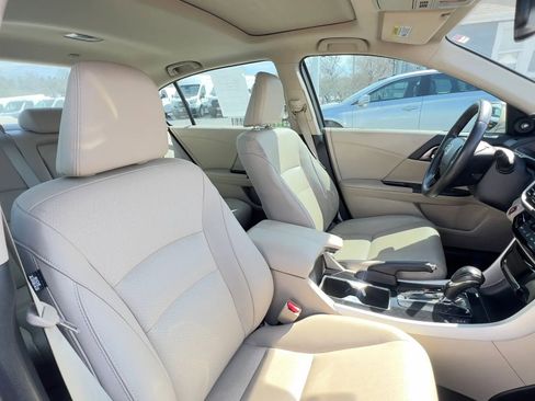 Used 2016 Honda Accord EX-L image 31