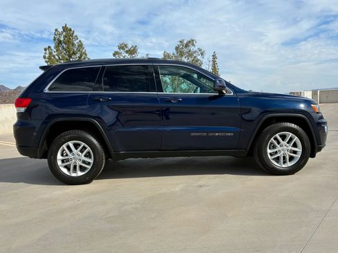Used 2017 Jeep Grand Cherokee Laredo w/ Quick Order Package 23E AWD/4WD image 5