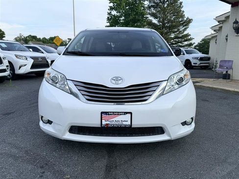 Used 2015 Toyota Sienna XLE Premium FWD image 2