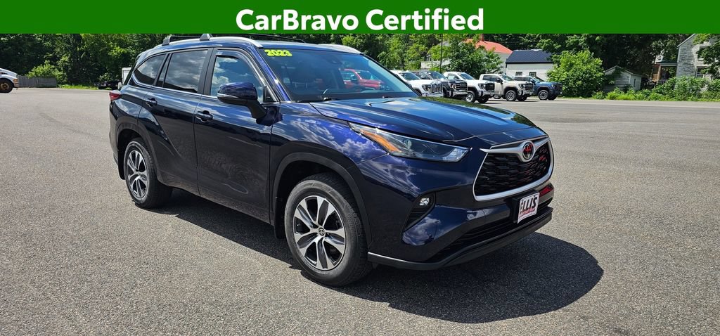 Used 2023 Toyota Highlander XLE AWD/4WD image 1