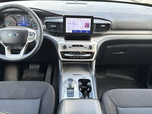 Used 2022 Ford Explorer XLT image 19