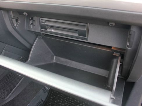 Used 2019 Volkswagen Tiguan SE image 37