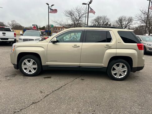 Used 2010 GMC Terrain SLT w/ Cargo Package image 4
