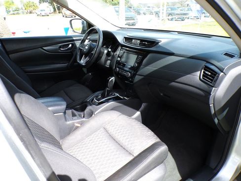 Used 2018 Nissan Rogue SV image 23