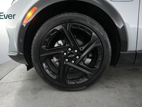 Used 2024 Chevrolet Equinox EV RS FWD image 19