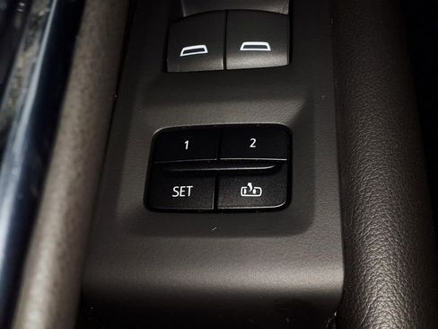 Used 2023 GMC Yukon SLT RWD image 17