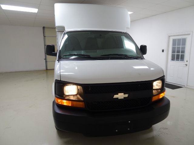 Used 2015 Chevrolet Express 3500 RWD image 8