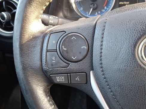 Used 2017 Toyota Corolla SE image 19