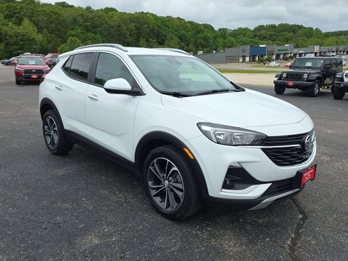 Used 2023 Buick Encore GX Select FWD image 2