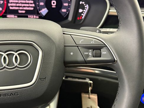 Certified 2025 Audi Q3 2.0T Premium image 28