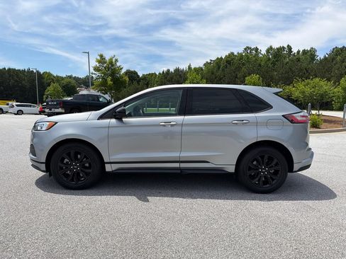 Used 2022 Ford Edge SE w/ Black Appearance Package AWD/4WD image 4