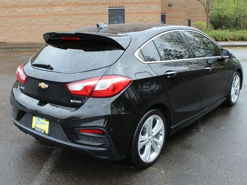 Used 2017 Chevrolet Cruze Premier FWD image 4