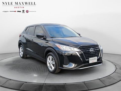 Used 2024 Nissan Kicks S FWD image 2