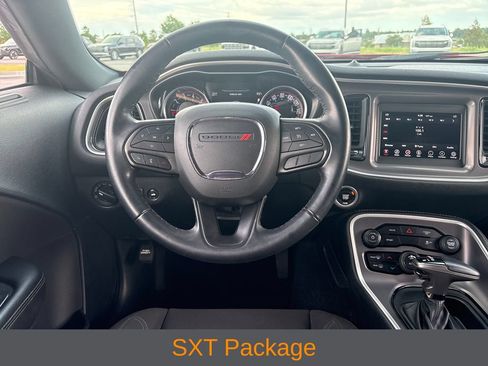 Used 2022 Dodge Challenger SXT RWD image 7