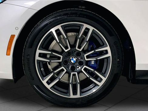 New 2026 BMW 530i xDrive w/ M Sport Package AWD/4WD image 11