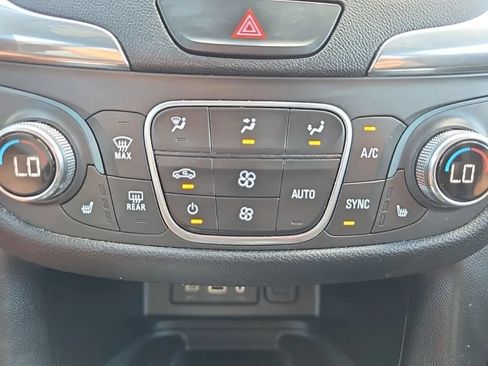 Used 2020 Chevrolet Equinox Premier AWD/4WD image 26