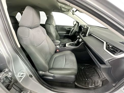 Used 2025 Toyota RAV4 XLE AWD/4WD image 26