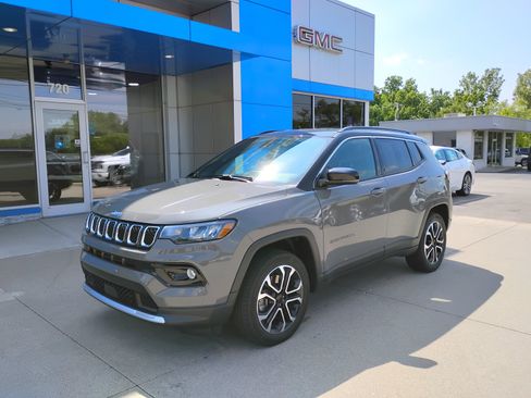 Used 2023 Jeep Compass Limited AWD/4WD image 13