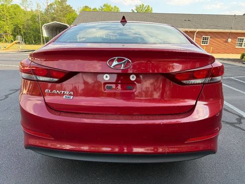 Used 2017 Hyundai Elantra SE w/ Cargo Package FWD image 6
