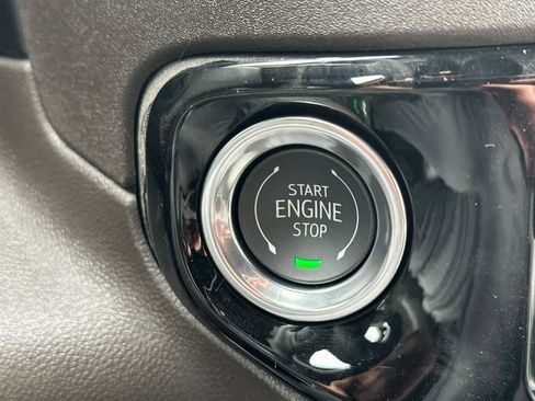 New 2026 GMC Sierra 1500 SLE w/ LPO, Black Badging Package image 21