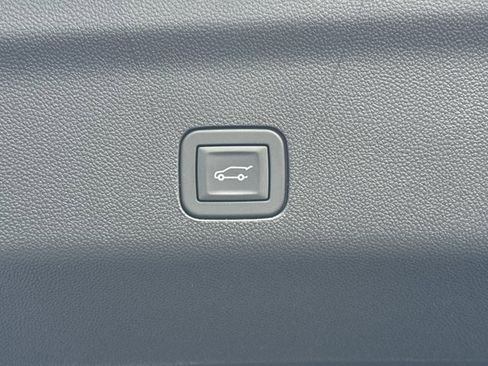New 2026 GMC Yukon Denali w/ Sun & Power Step Package AWD/4WD image 12