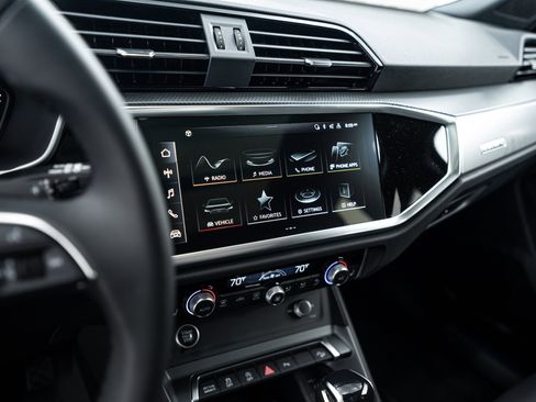 New 2025 Audi Q3 2.0T Premium image 11