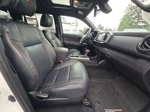 Used 2021 Toyota Tacoma TRD Pro AWD/4WD image 11