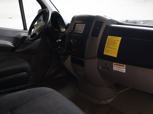 Used 2019 Mercedes-Benz Sprinter 170 image 9