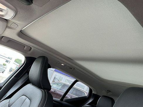 Certified 2023 Volvo XC40 B5 Plus w/ Protection Package Premier AWD/4WD image 18