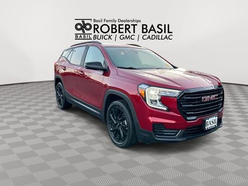 Used 2023 GMC Terrain SLE w/ Driver Convenience Package AWD/4WD image 2