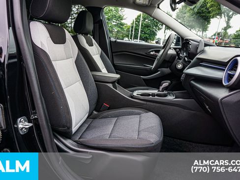 Used 2025 Chevrolet Trax LS w/ LS Convenience Package FWD image 23