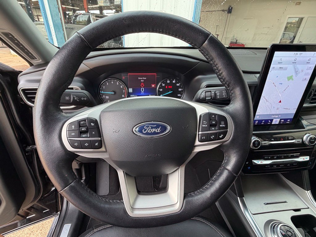 Used 2023 Ford Explorer Limited w/ Limited Technology Package AWD/4WD image 28