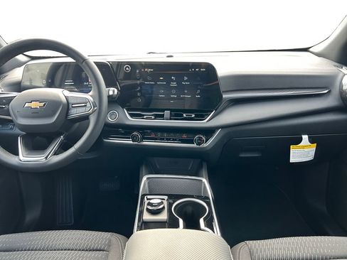 Used 2026 Chevrolet Equinox LT image 12
