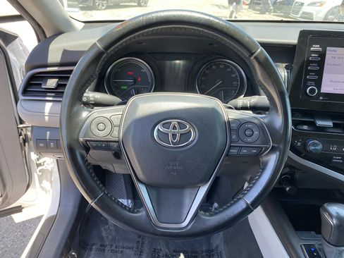 Used 2021 Toyota Camry SE FWD image 11