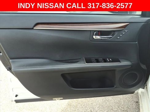 Used 2017 Lexus ES 350 w/ Premium Package image 10