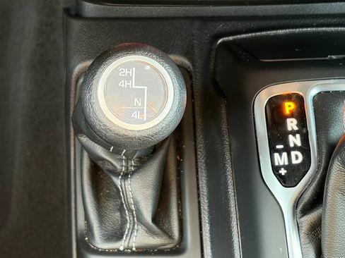Used 2026 Jeep Wrangler Unlimited Rubicon AWD/4WD image 51