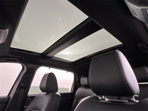 Certified 2025 MAZDA CX-90 3.3 Turbo S w/ Premium Package image 14