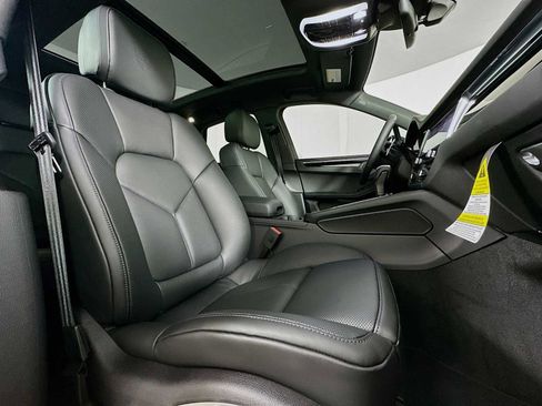 New 2026 Porsche Macan image 29