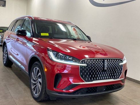 New 2025 Lincoln Aviator AWD w/ Equipment Group 101A image 2