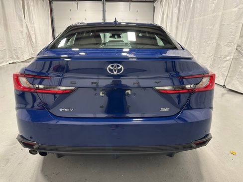 Used 2025 Toyota Camry SE image 6