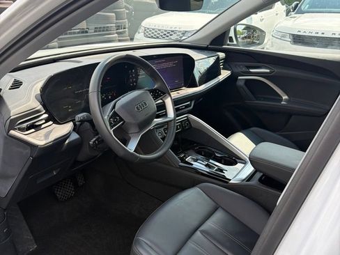 Certified 2025 Audi Q5 Premium w/ Convenience Package AWD/4WD image 13