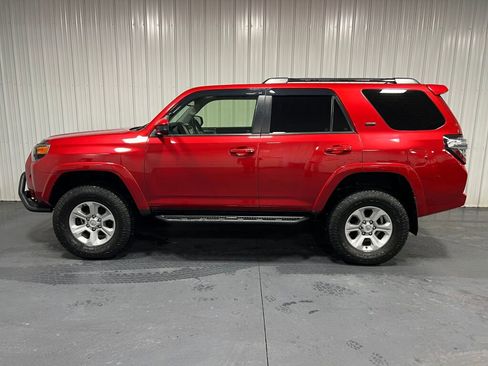 Used 2021 Toyota 4Runner SR5 image 19