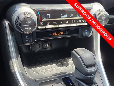 Used 2025 Toyota RAV4 XLE w/ Convenience Package FWD image 19