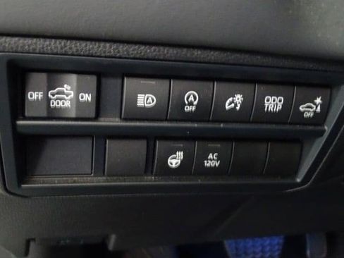 Used 2024 Toyota Tundra Platinum AWD/4WD image 10