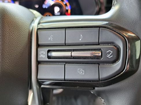 Used 2024 Chevrolet Colorado LT w/ LT Convenience Package image 12