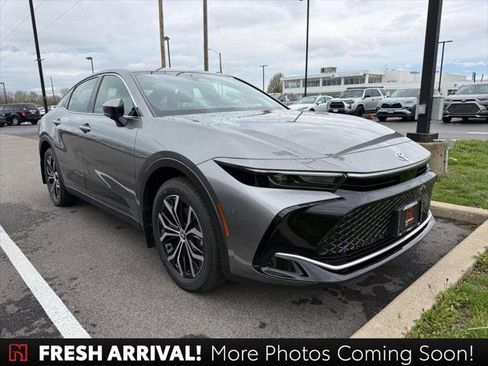 Certified 2025 Toyota Crown XLE image 1